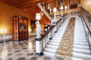 taj-falaknuma-palace-interiors1