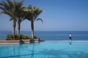 (N)46w002h - Al Husn Hotel Infinity Pool Service