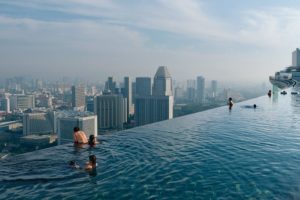 infinity-edge-pool-marina-bay-sands-singapore