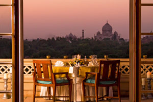 private-dining-balcony1